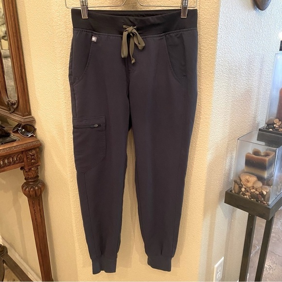 FIGS Women Navy Technical Collection Jogger Scrub Pants Size XS - Picture 1 of 8